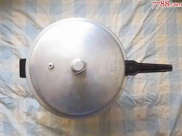 1980年6月生产的双喜牌高压锅