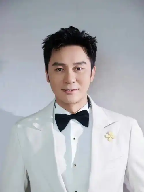 真实版窦娥冤,李晨被"女子拳"逼道歉,引发争议,官媒:歪路_女性_拳击手