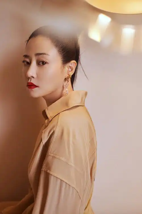 谭卓性感优雅写真图片36