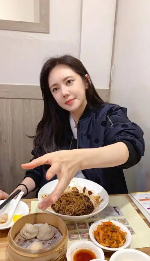 秋瓷炫我这辈子最正确的决定就是39岁高龄为中国籍小丈夫生子