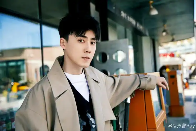 《长风渡》出圈,张睿直播聊剧三天,被观众考古早几年都干嘛去了