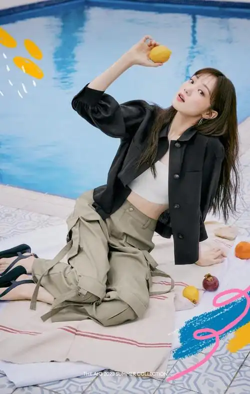 韩国女艺人李圣经拍代言品牌最新宣传照