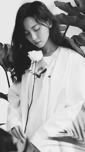 黑白……_手机壁纸_明星美女手机壁纸_我要个性网