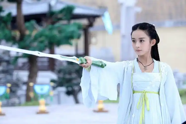 赵丽颖 饰 花千骨