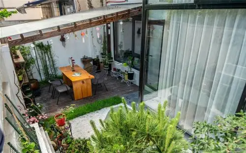 一楼带院子的房子值得买吗看看这些底楼的庭院花园挺让人心动