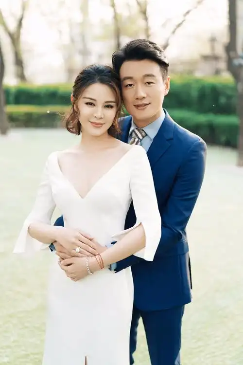 佟大为关悦婚礼十周年深情表白:感谢上天赐我这么好的老婆