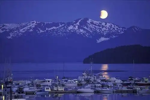 月亮图片_图片大全