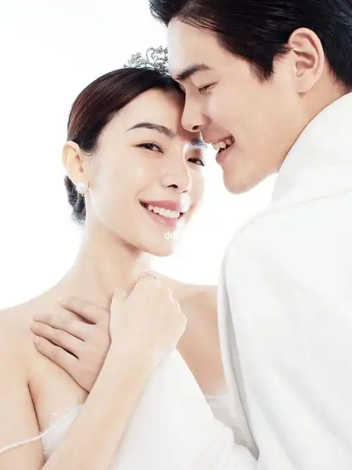 郑州婚纱照 | 简约高级的婚纱照你值得拥有