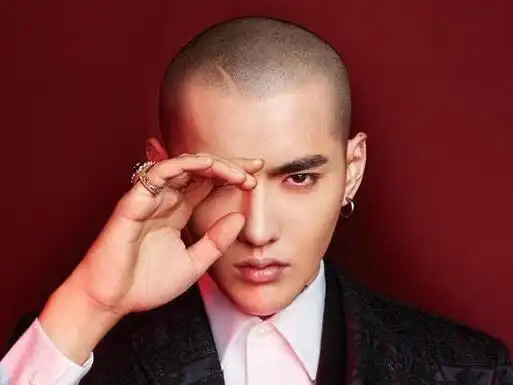 帅哥照片有个性的帅哥吴亦凡寸头图片13帅哥猛男文章小虾米