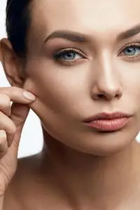 弹性皮肤.漂亮脸蛋的女人照片