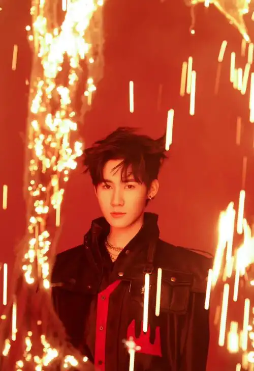 敖子逸给张真源庆生