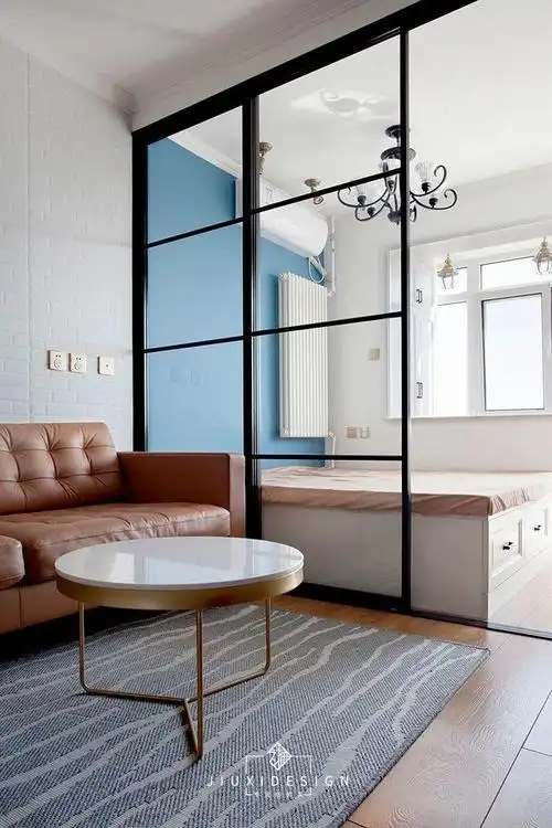 50平小户型两黑框玻璃隔断装修效果图
