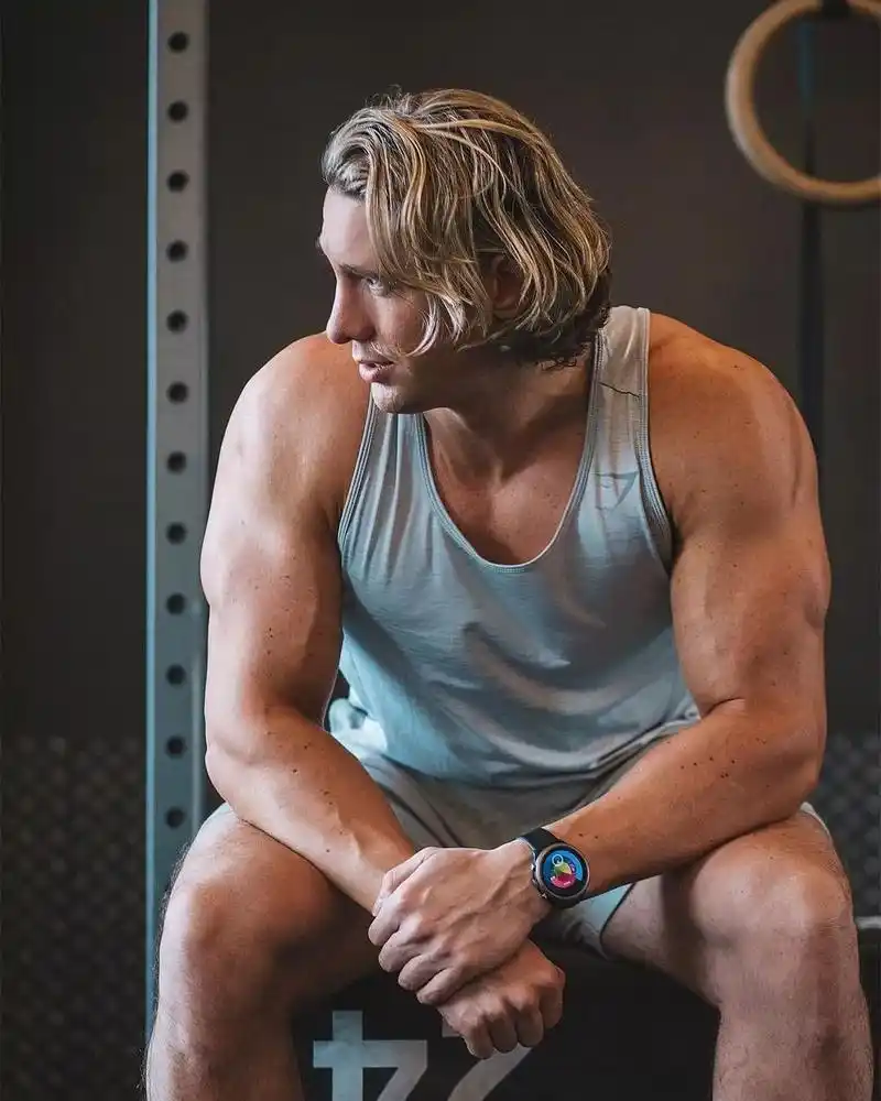 44岁王力宏健身照上热搜,谁说减肥一定会掉肌肉?