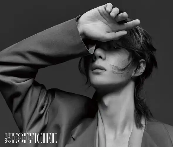 王一博#6169986067#王一博长风破浪#–王一博的时尚杂志册