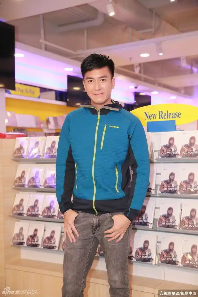 马国明私服扮酷