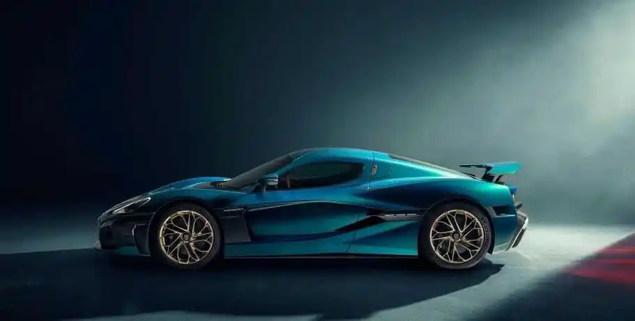 限量150辆 锐马克nevera超级跑车 售价破1500万!_腾讯新闻