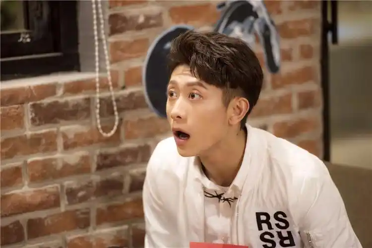 张一山喜提"萌娃" 《家有儿女初长成》王琳遇感情危机