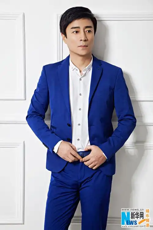 何中华上"跑男"粉丝暴增 拍摄港版时尚杂志