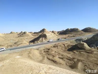 最辛苦晚柴旦出来300公里无人区其中速才140公里接就修路直搓板路在山