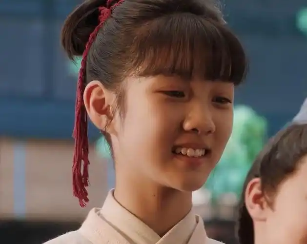 演过娘道如今客串玉面桃花李亚真才14岁但演得很好