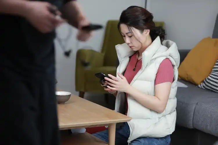 巴黎室内视频拍摄花絮照期待成片