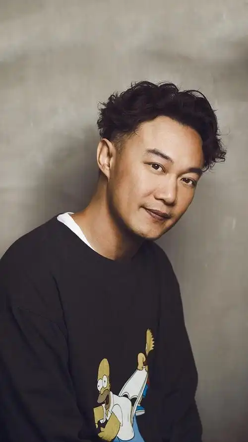 回忆与梦想的交响:探秘陈奕迅挑选每一首演唱会歌曲的故事