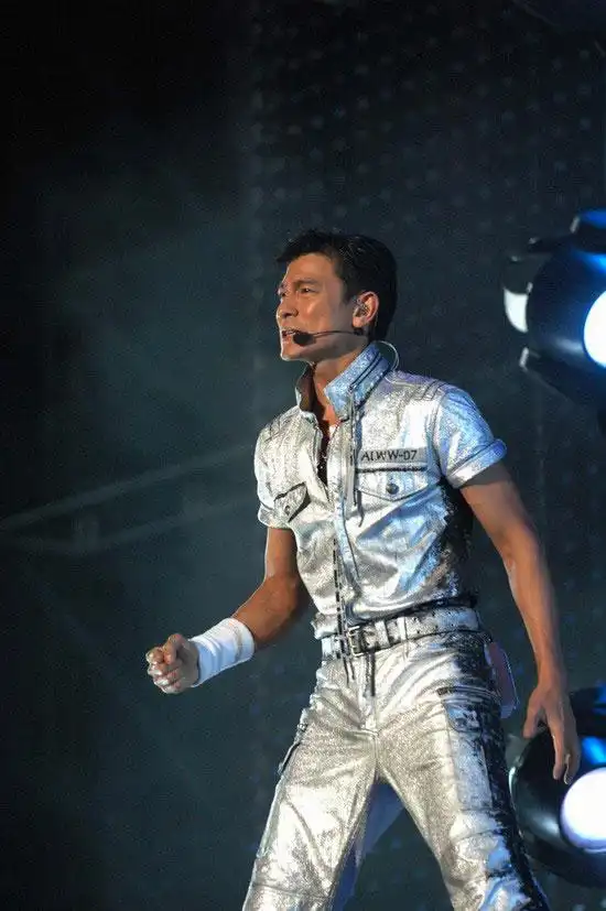 刘德华2007巡演专题 正文演唱会舞蹈很多,排练时间又紧迫,整个筹备