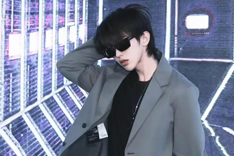 可以发一下蔡徐坤的神仙图吗?