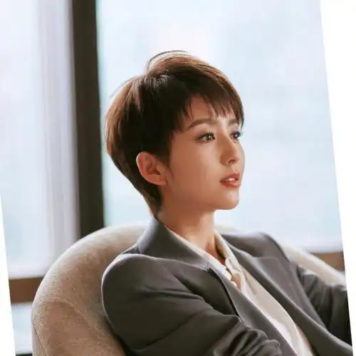 空气刘海 短发刘海 减龄刘海北京烫发北京理发 北京短发发型|北京短发