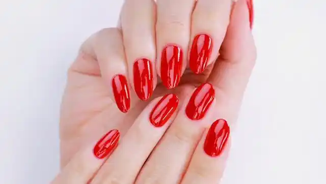 红唇配红色美甲,教你如何画完美的红色指甲