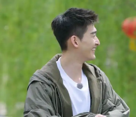 张翰赖冠霖#《五十公里桃花坞》可以说是最近较火的一档综艺节目,它