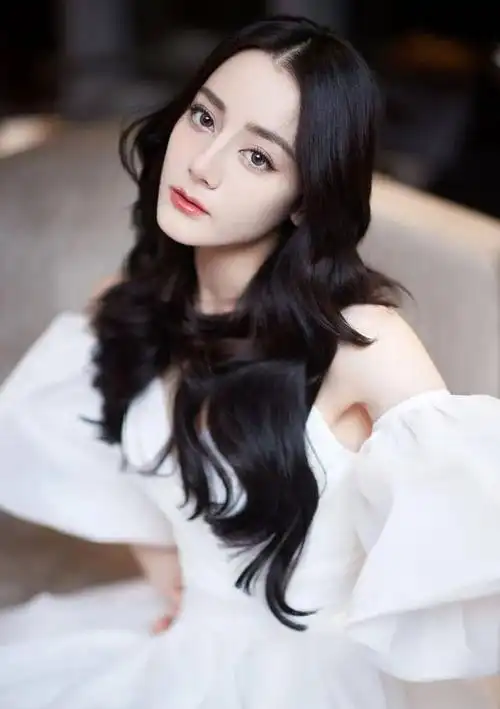 迪丽热巴近照2020迪丽热巴微博之夜2020