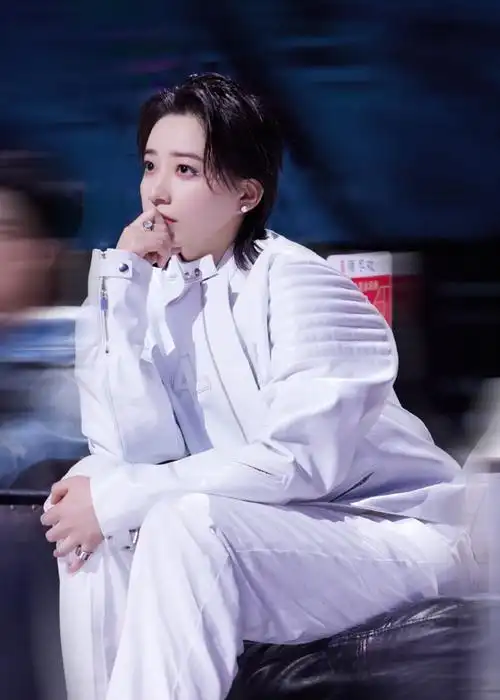 李斯丹妮日常彩蛋掉落##李斯丹妮野性狼人舞台