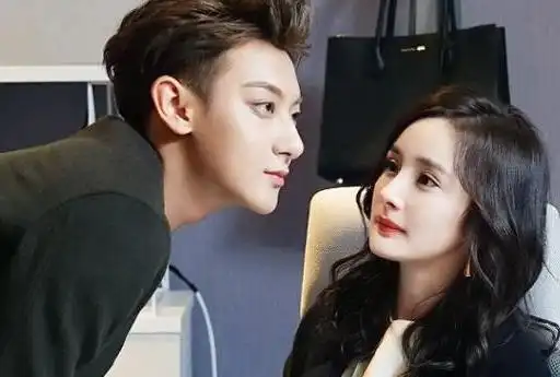 杨幂黄子韬私下关系,杨幂黄子韬军训节目叫什么