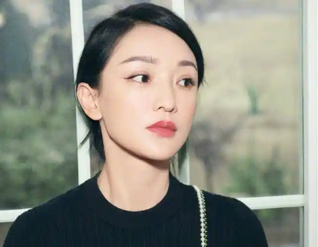 原创周迅出席活动被曝生图失去五级精修待遇后终于看出她46岁了