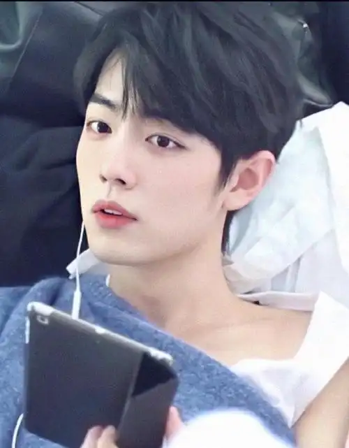 肖战露肩锁骨杀##肖战