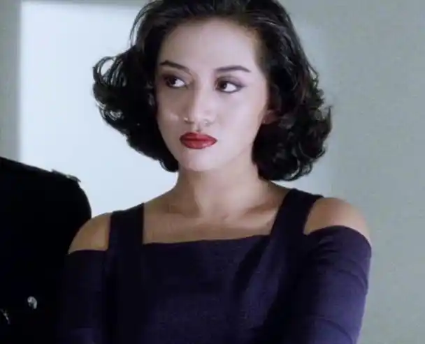 梅艳芳躺刘德华怀里含泪离去身穿纸尿裤的她让人看了心疼