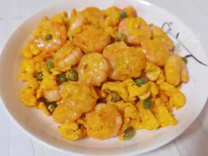 敲好七的虾仁炒蛋