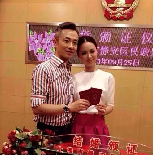 长得漂亮又专情,悄悄结婚无人发现,今老公白发苍苍仍不离不弃|王萌萌