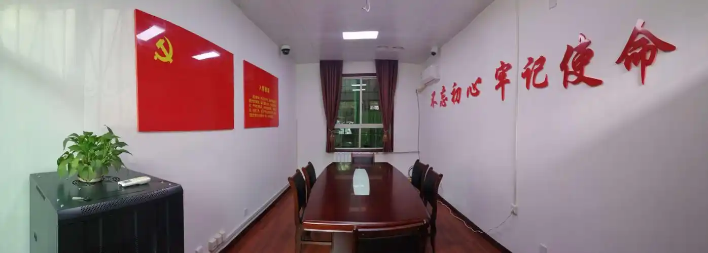 小寨路街道建立"同志式"谈话室