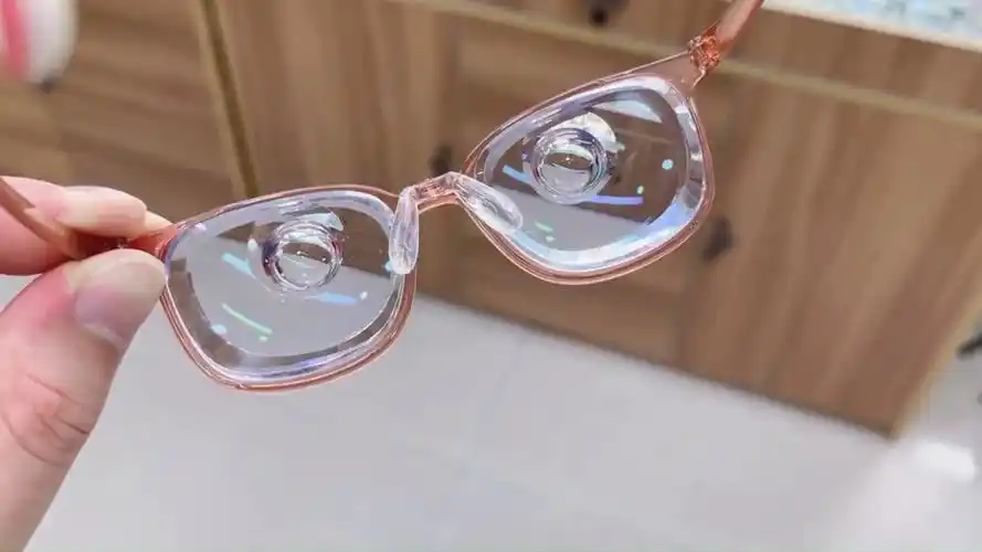 800度近视眼镜镜片,这样算厚吗? - 知乎