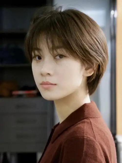 女生"短发反而更适合甜美的造型加上一款浪漫刘海,清新甜美很有活力也