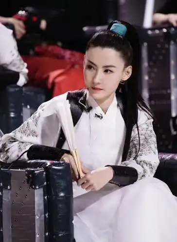 张柏芝女扮男装太帅了,梦回《河东狮吼》,真是冻龄女神