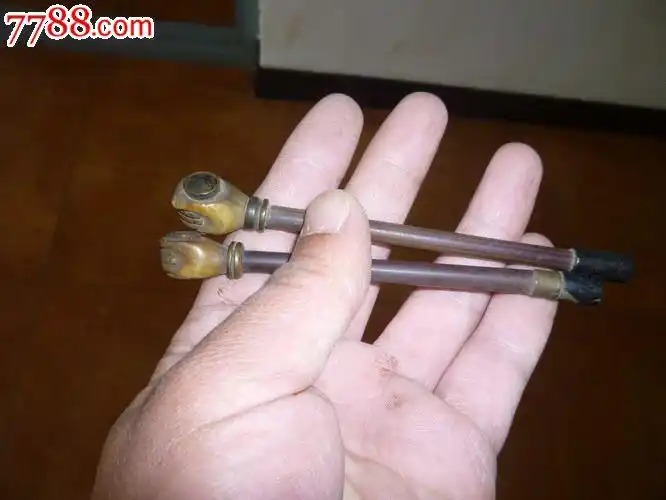 民国小烟枪两支,吸大烟用的!