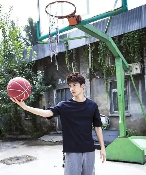 绯闻|刘芮麟|女明星_网易订阅