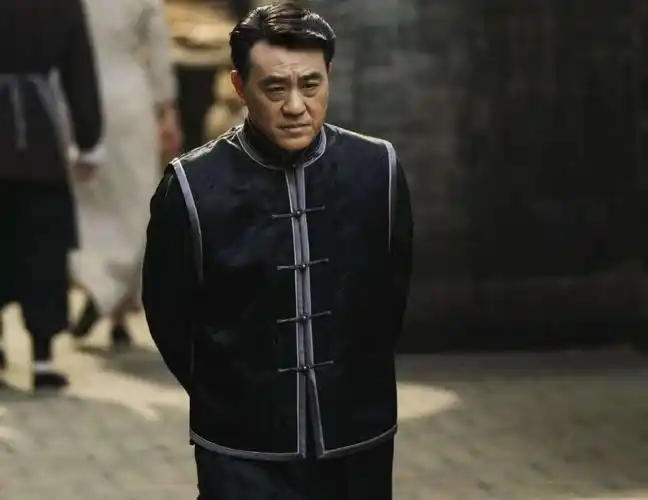 《芝麻胡同》中最具实力老戏骨,戏路可正可邪,无愧北京人艺招牌_何冰