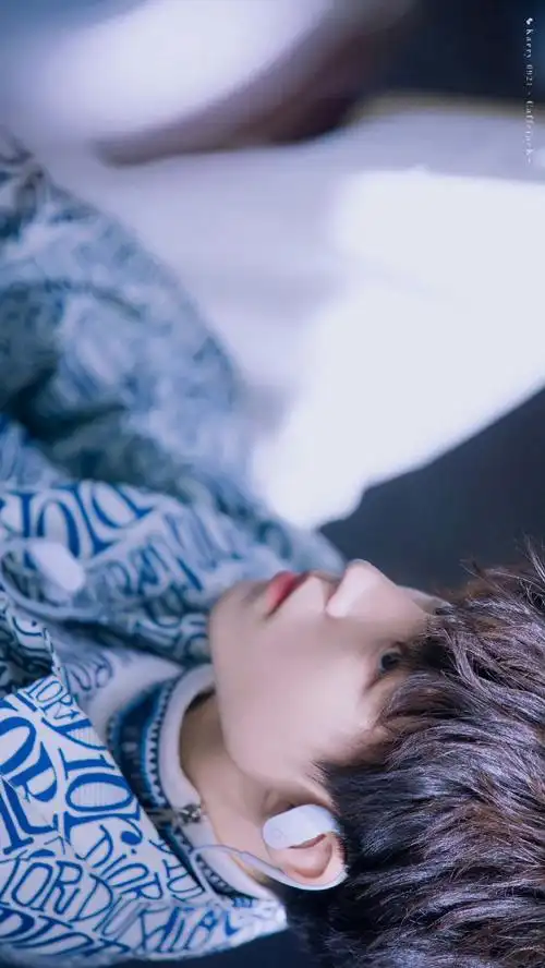 时隔四年依旧会被这套神图惊艳到,一万次感叹王俊凯这张神仙脸蛋玫妹