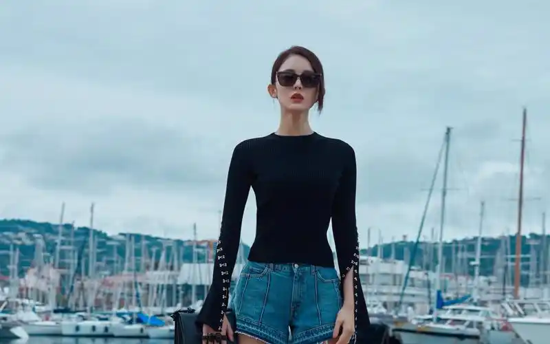 古力娜扎黑色图片壁纸(6/7)