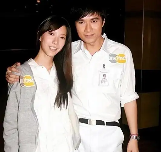 古巨基她以经纪人身份陪伴我22年52岁为我高龄产子能不爱吗