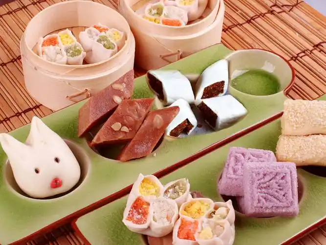 苏州糕点讲究时令性,每逢